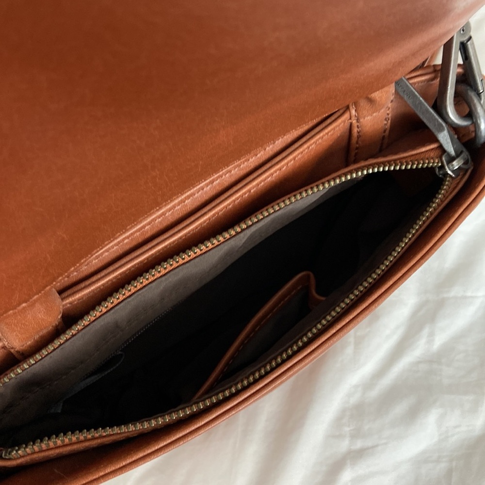 Matt & Nat Parabole Vegan Leather Crossbody Bag - Picture 4 of 8